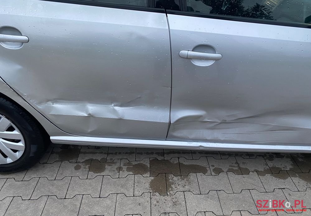 2009' Volkswagen Polo photo #6