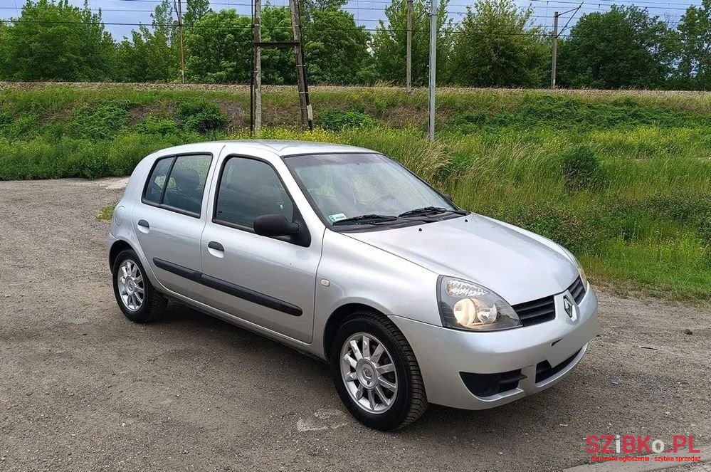 2007' Renault Clio photo #2