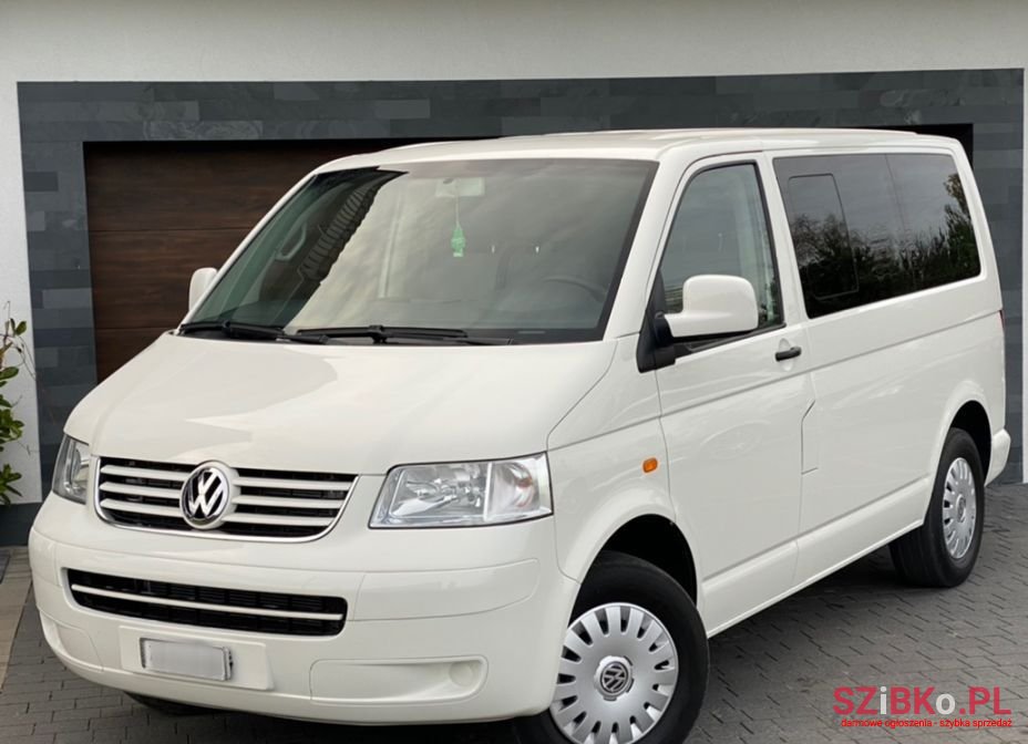 2005' Volkswagen Caravelle photo #1