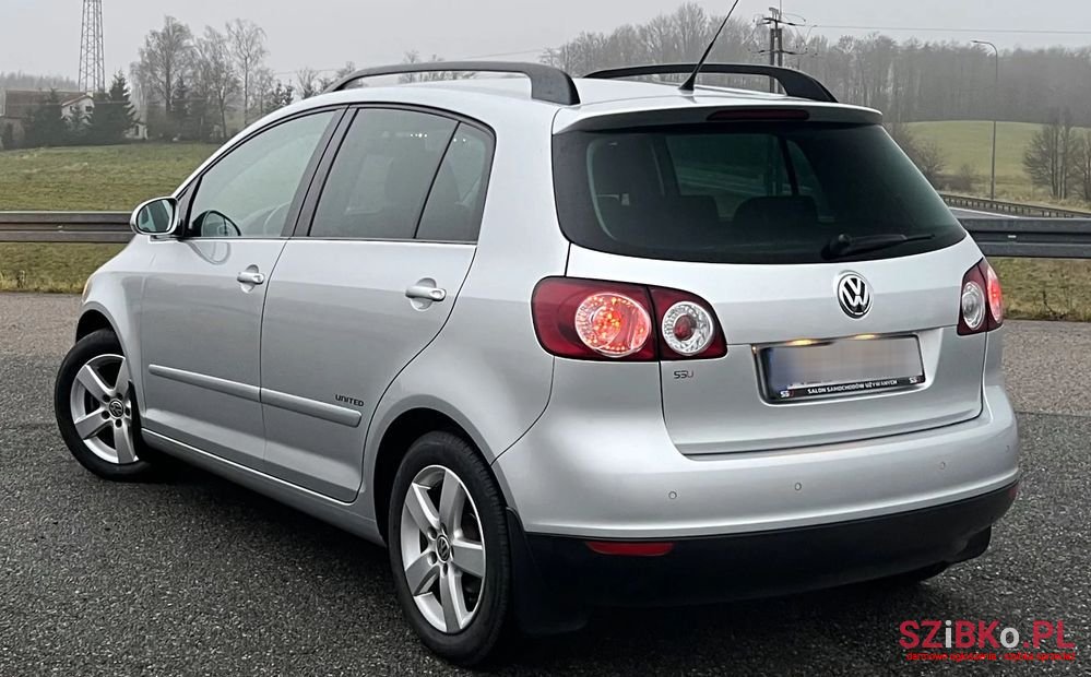 2008' Volkswagen Golf Plus photo #2