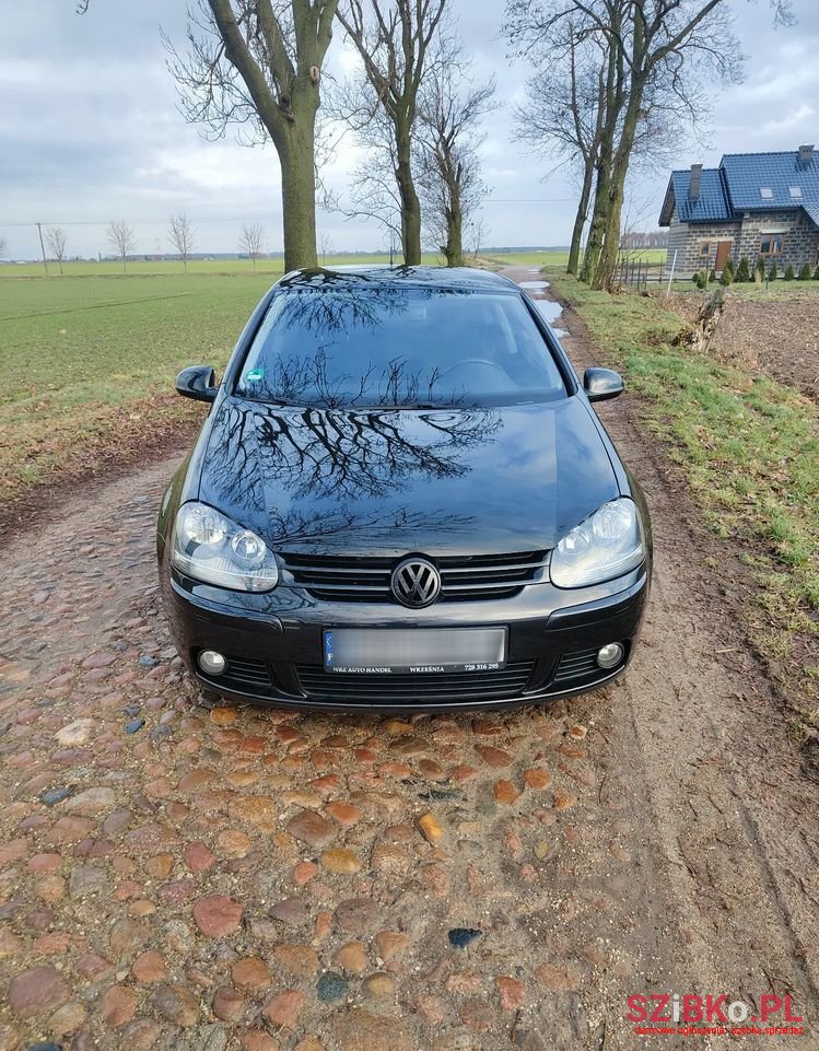 2008' Volkswagen Golf photo #2