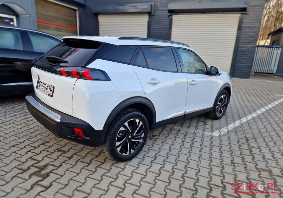 2020' Peugeot 2008 photo #2