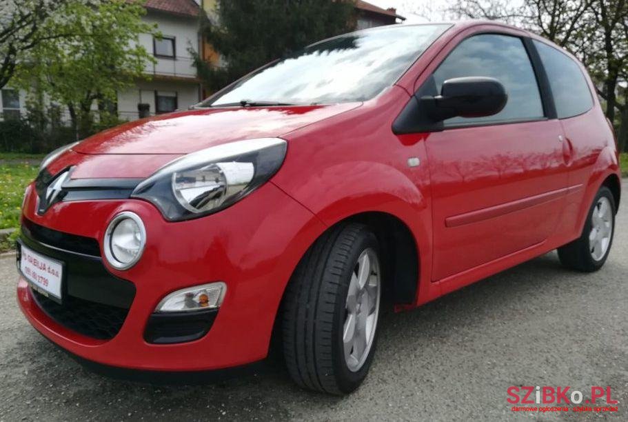 2013' Mercedes-Benz Klasa A photo #2