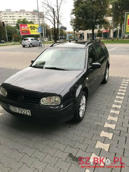 2003' Volkswagen Golf photo #2