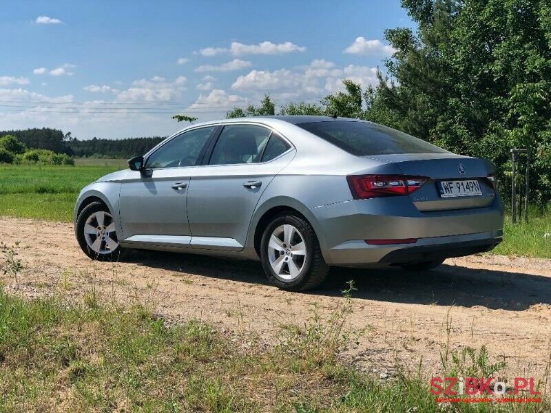 2017' Skoda Superb photo #4
