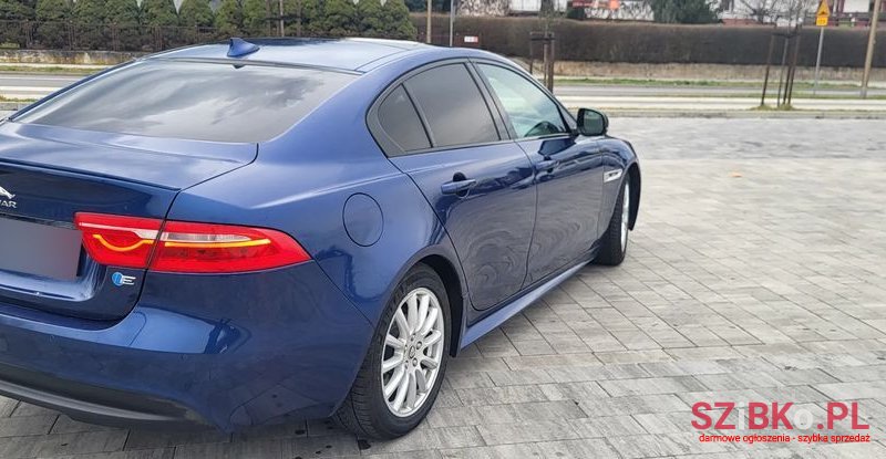 2016' Jaguar XE 2.0 D R-Sport photo #4