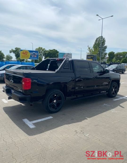 2017' Chevrolet Silverado photo #4