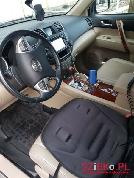 2013' Toyota Highlander photo #6