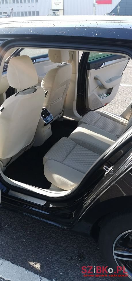 2018' Skoda Superb 2.0 Tdi Style photo #3