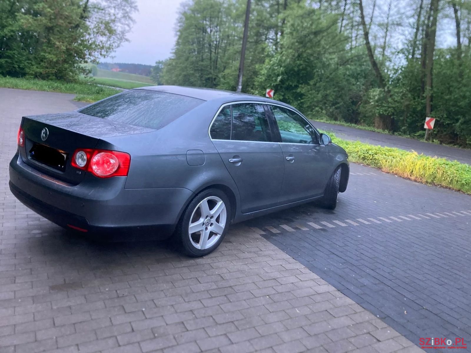 2005' Volkswagen Jetta photo #3