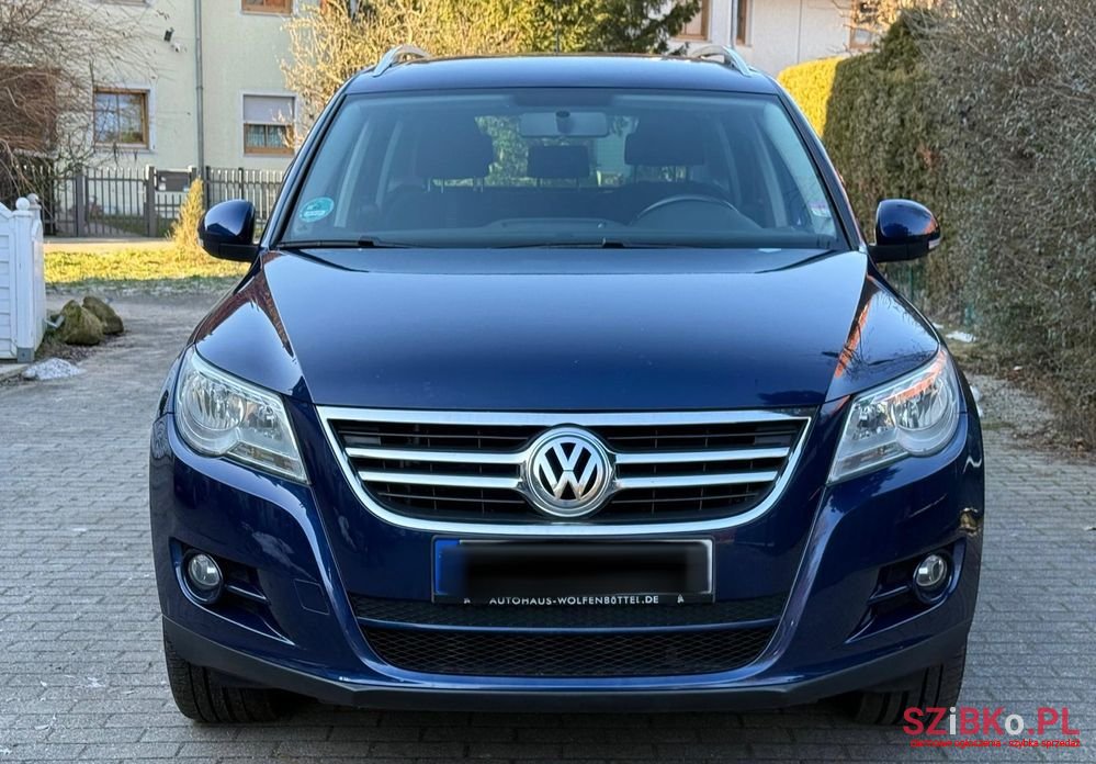 2010' Volkswagen Tiguan photo #3