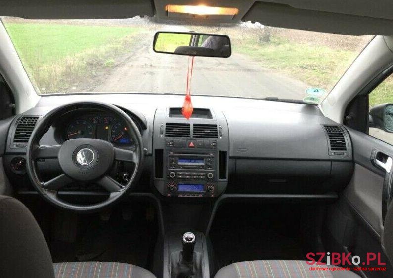 2006' Volkswagen Polo photo #2