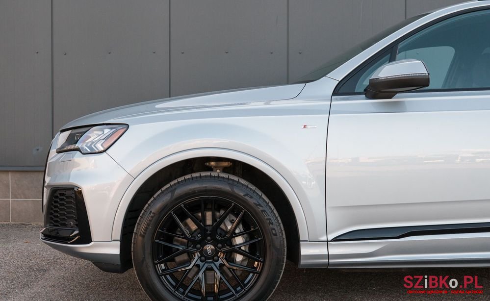 2023' Audi Q7 photo #5