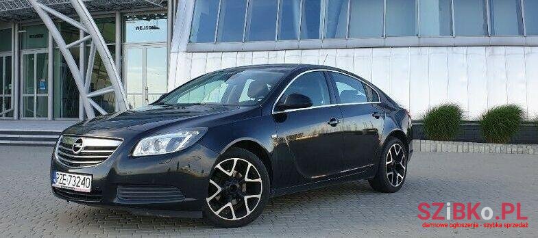 2011' Opel Insignia photo #1