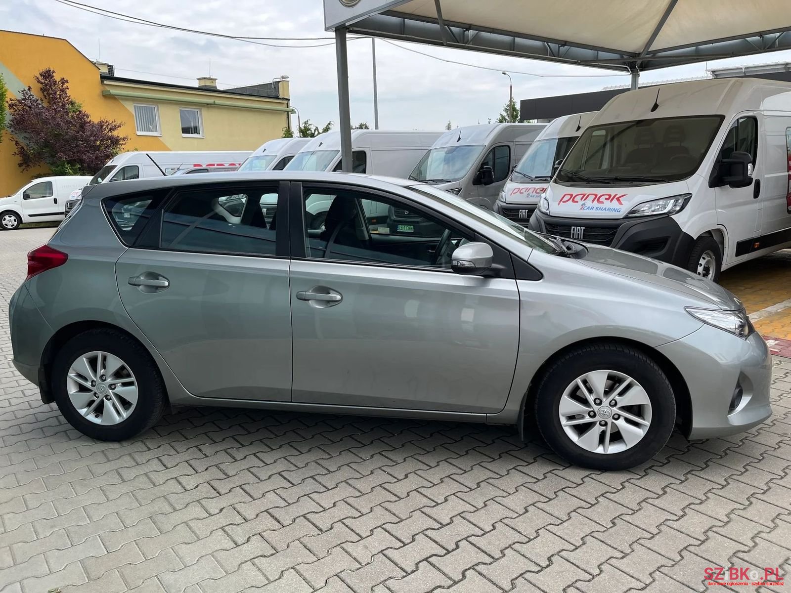 2015' Toyota Auris photo #5