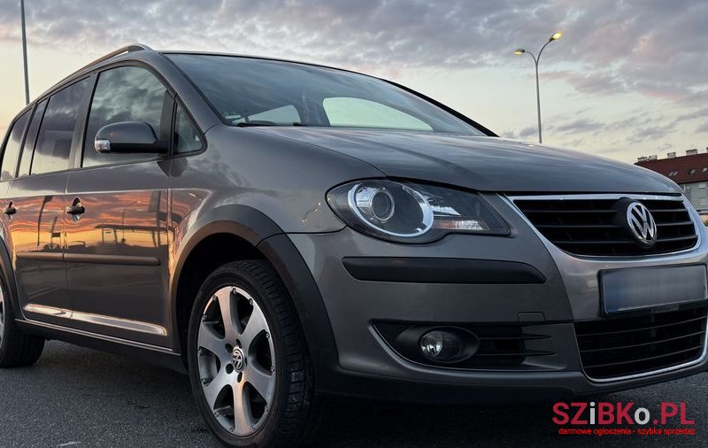 2008' Volkswagen Touran 1.4 Tsi Cross photo #4