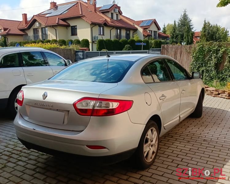 2012' Renault Fluence photo #5