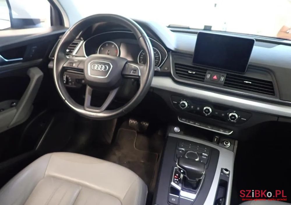 2019' Audi Q5 photo #5