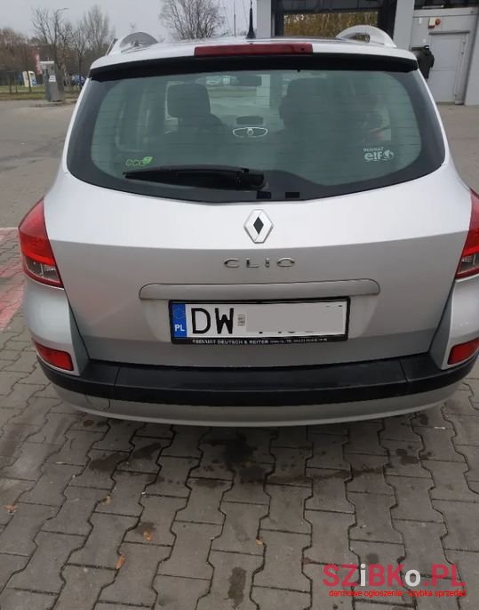 2008' Renault Clio photo #2