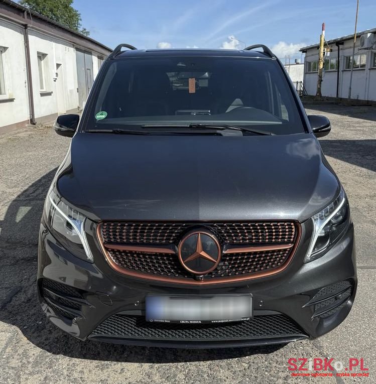 2022' Mercedes-Benz Klasa V photo #2