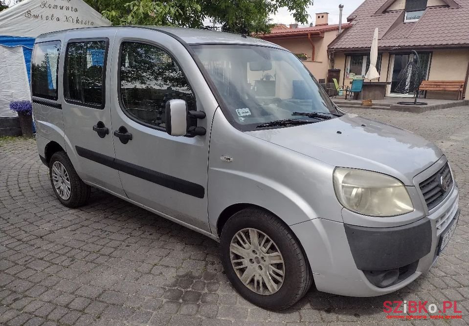 2010' Fiat Doblo photo #2