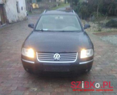 2004' Volkswagen Passat photo #2