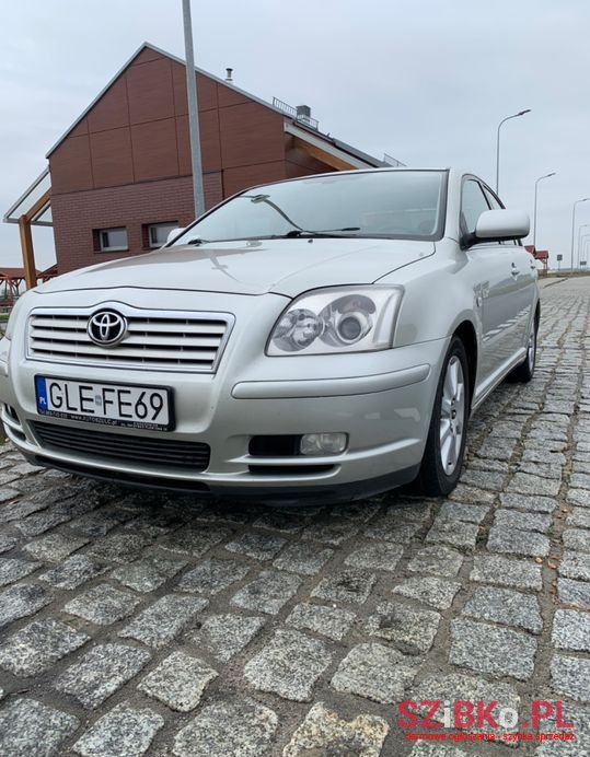 2003' Toyota Avensis photo #1