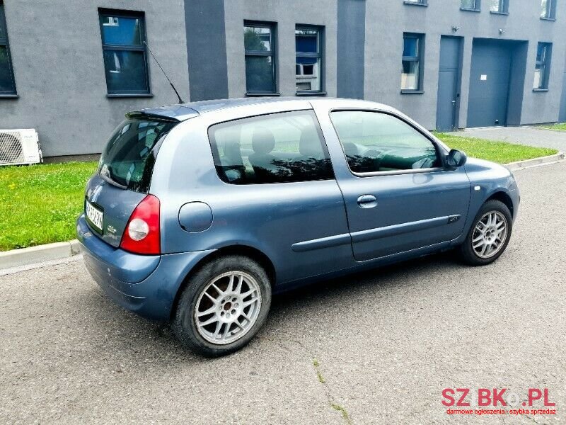 2005' Renault Clio photo #1