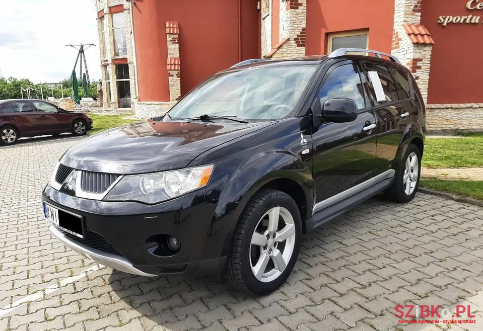 2009' Mitsubishi Outlander photo #1