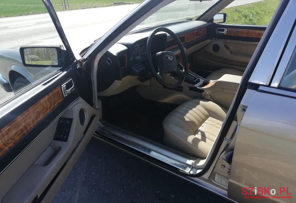 1988' Jaguar XJ photo #6