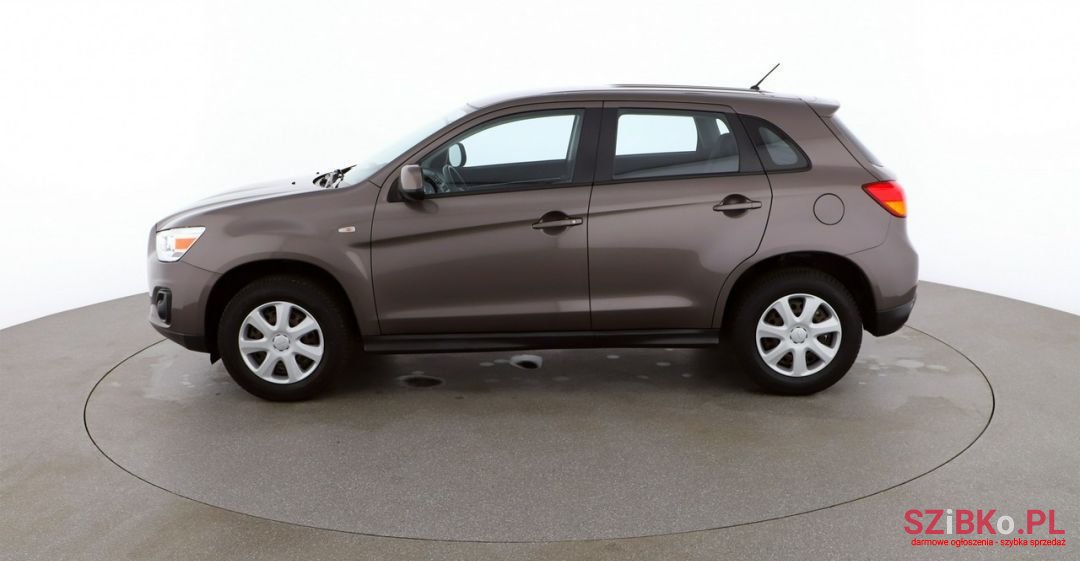 2013' Mitsubishi ASX photo #2