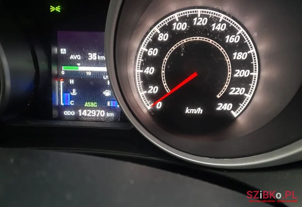 2011' Mitsubishi ASX photo #2