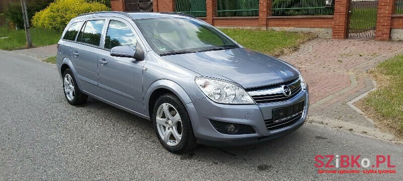 2007' Opel Astra photo #1