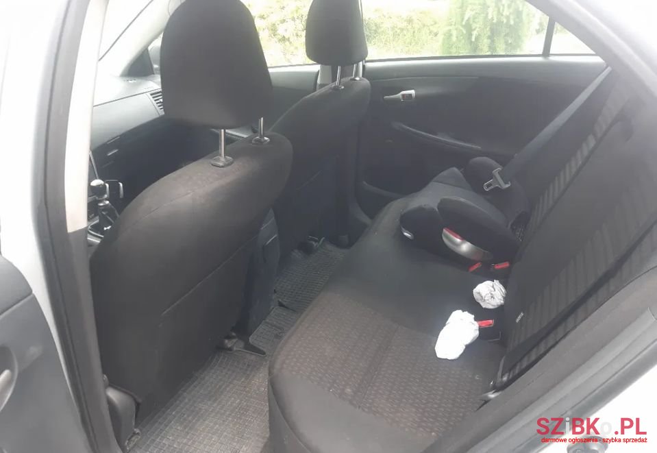 2010' Toyota Corolla photo #2