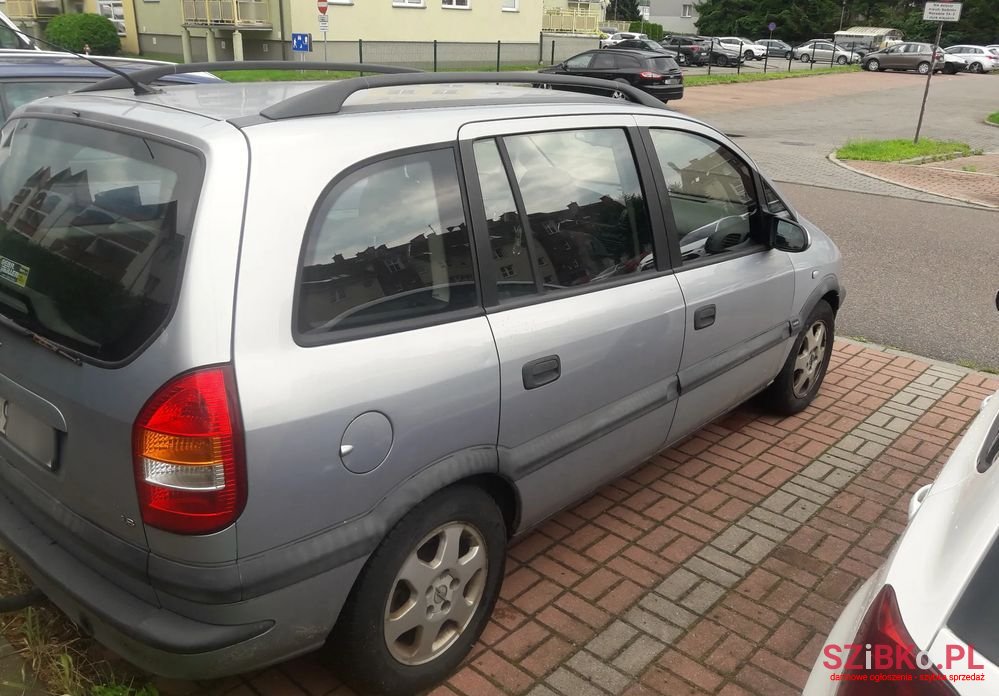 2001' Opel Zafira 1.8 16V Elegance photo #4