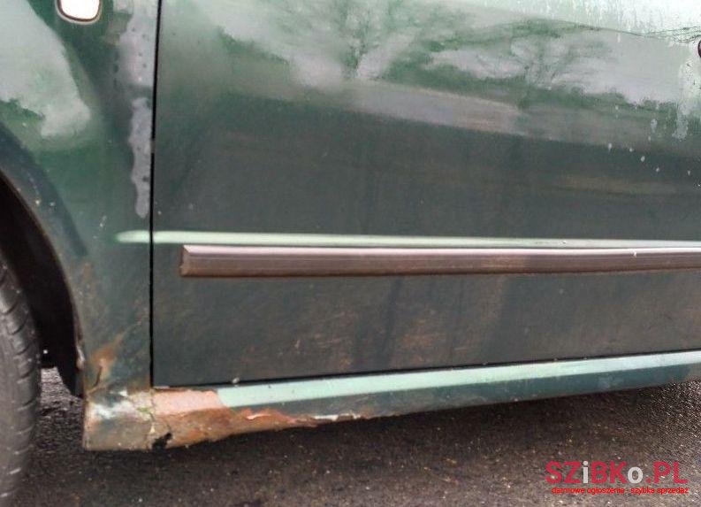 2002' Skoda Fabia photo #1