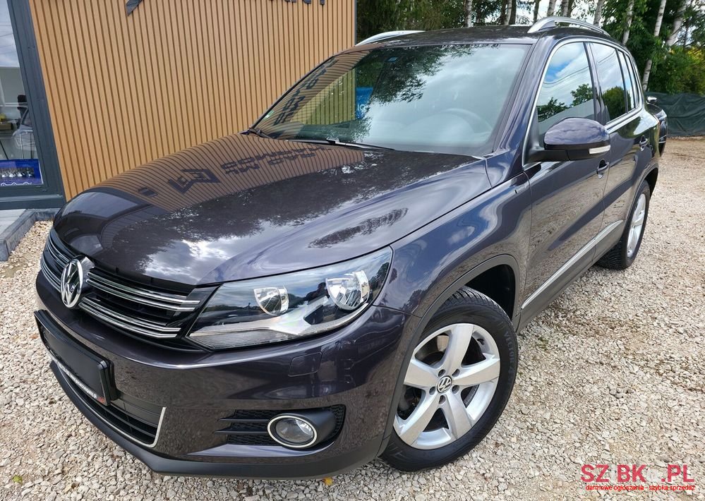 2015' Volkswagen Tiguan photo #3
