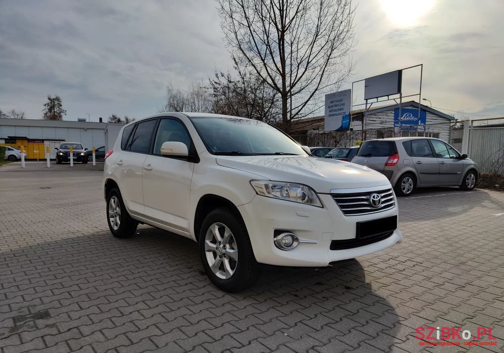 2011' Toyota RAV4 2.0 4X4 Life photo #2