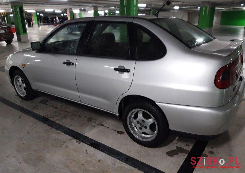 1999' SEAT Cordoba photo #1