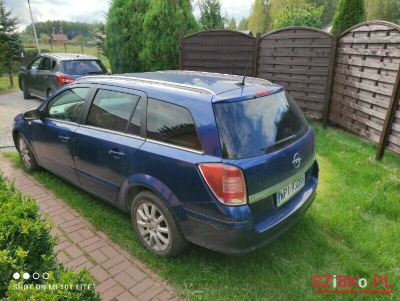 2009' Opel Astra photo #2