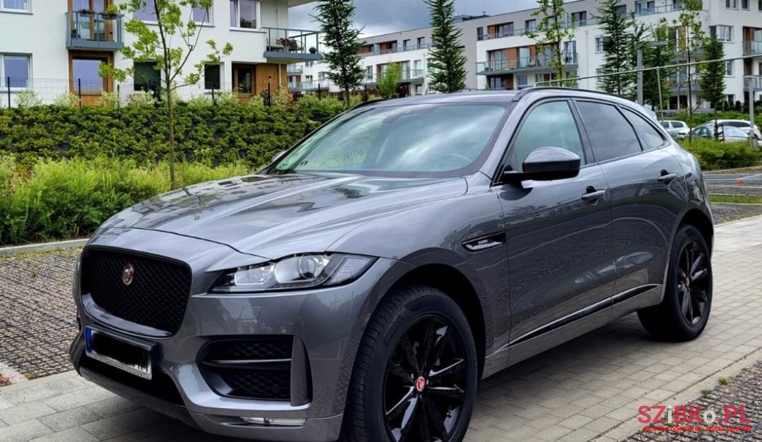 2017' Jaguar F-Pace photo #6
