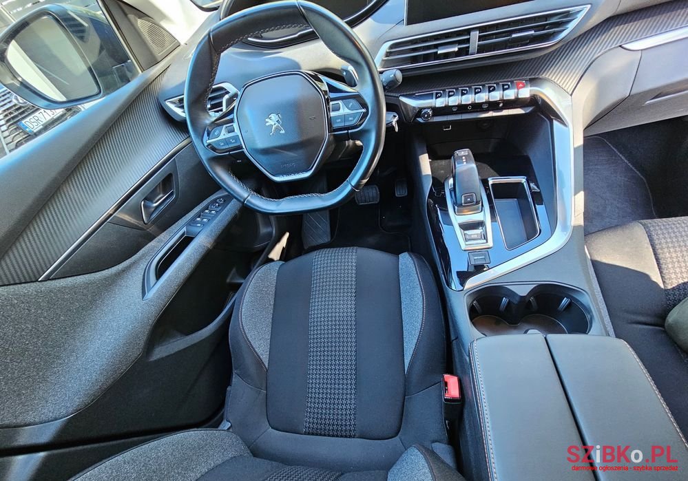 2019' Peugeot 5008 photo #6