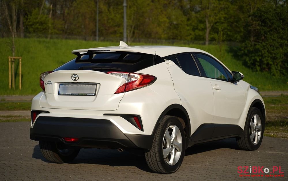 2023' Toyota C-HR Comfort photo #3