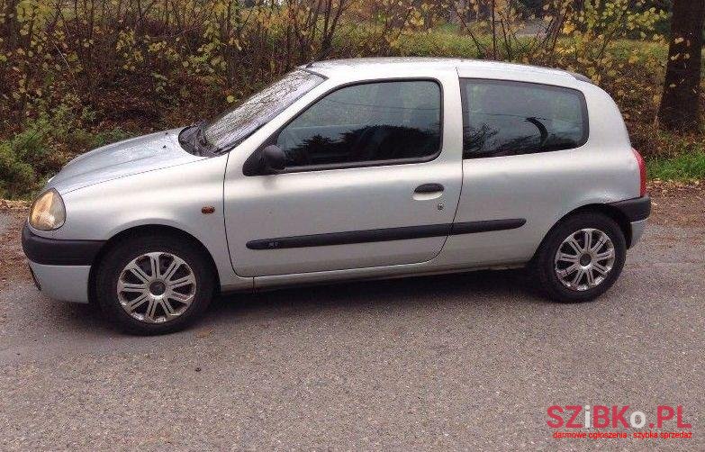2000' Renault Clio photo #1