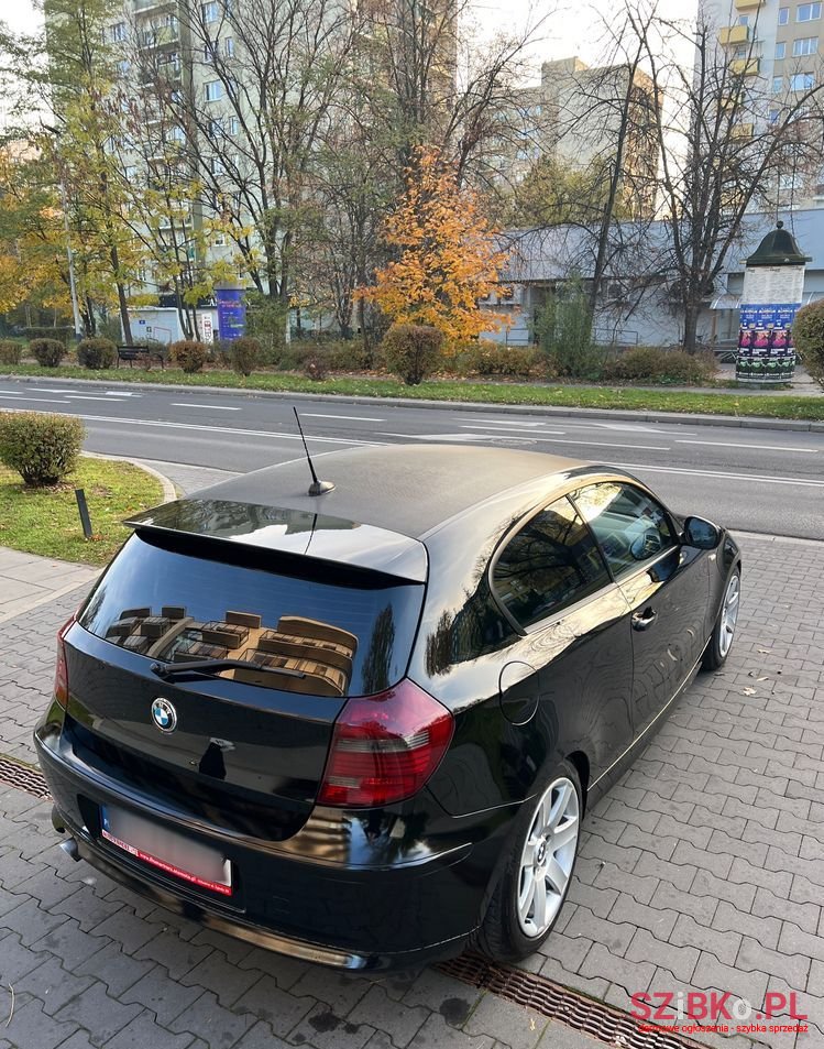 2010' BMW 1 Series 116I photo #5