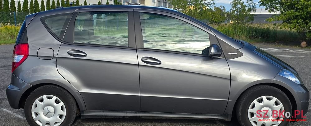 2010' Mercedes-Benz A-Class photo #3