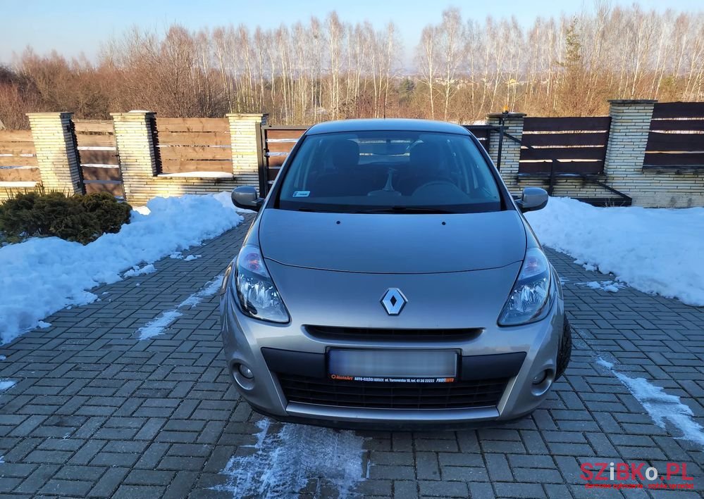 2012' Renault Clio photo #5