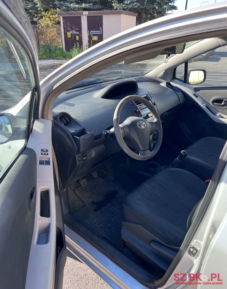 2010' Toyota Yaris 1.33 2010 photo #6