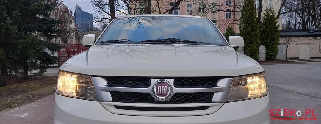 2012' Fiat Freemont photo #2