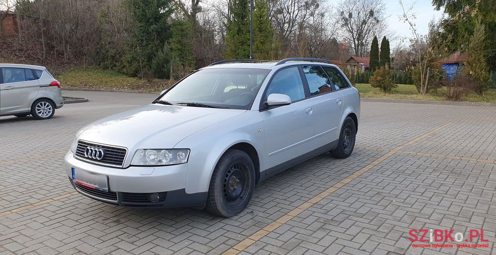 2003' Audi A4 Avant photo #2
